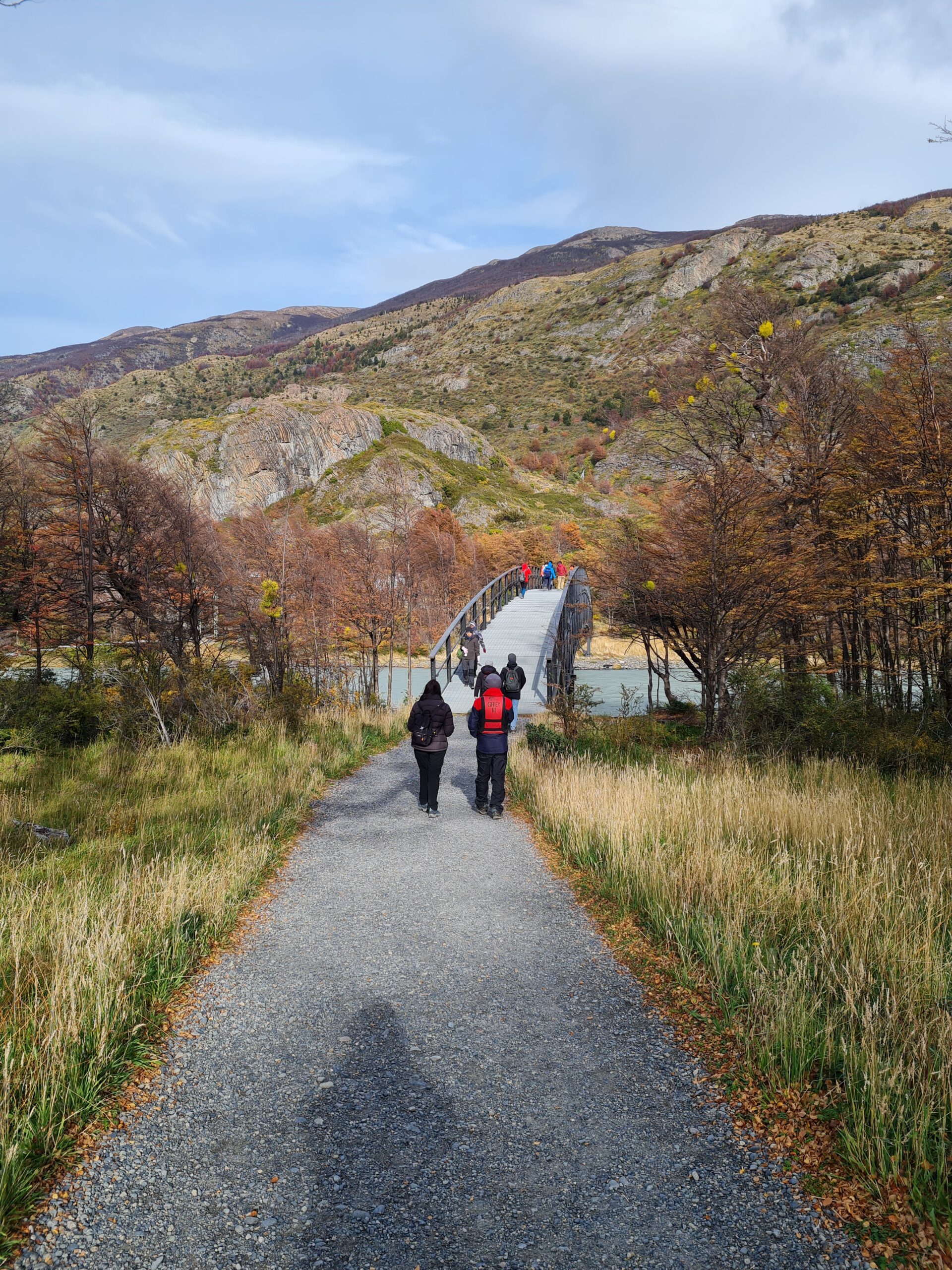 Caminhada do desembarque da Navegação até o hotel Lago Grey