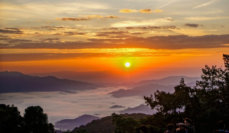Chiang Mai - Sunrise at Huai Nam Dang National Park